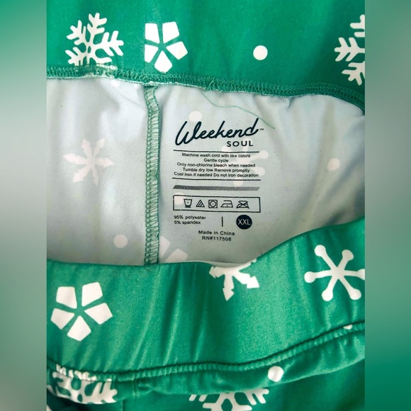 Chillin with my Gnomies Set 3/4 Sleeve Tee Matching Green Snowflake Leggings XXL - Picture 7 of 7